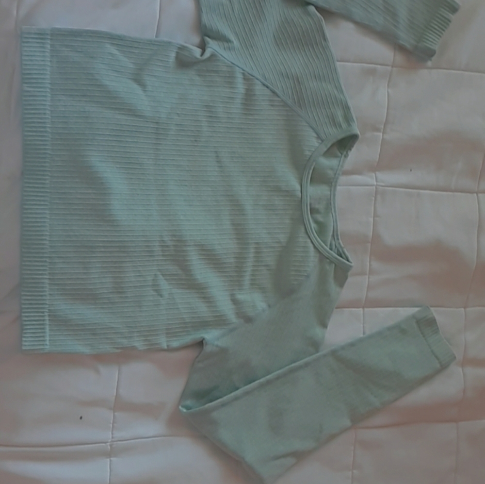 Lululemon Teal long sleeve ribbed workout top
